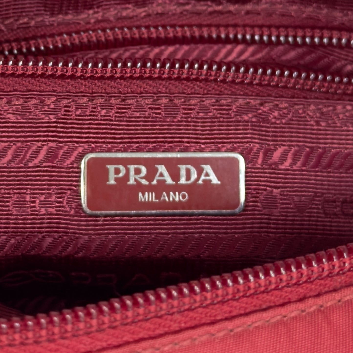 PRADA *自加鏈＞送無品牌扣＋無品牌鏈帶* 三角標 斜揹小袋
