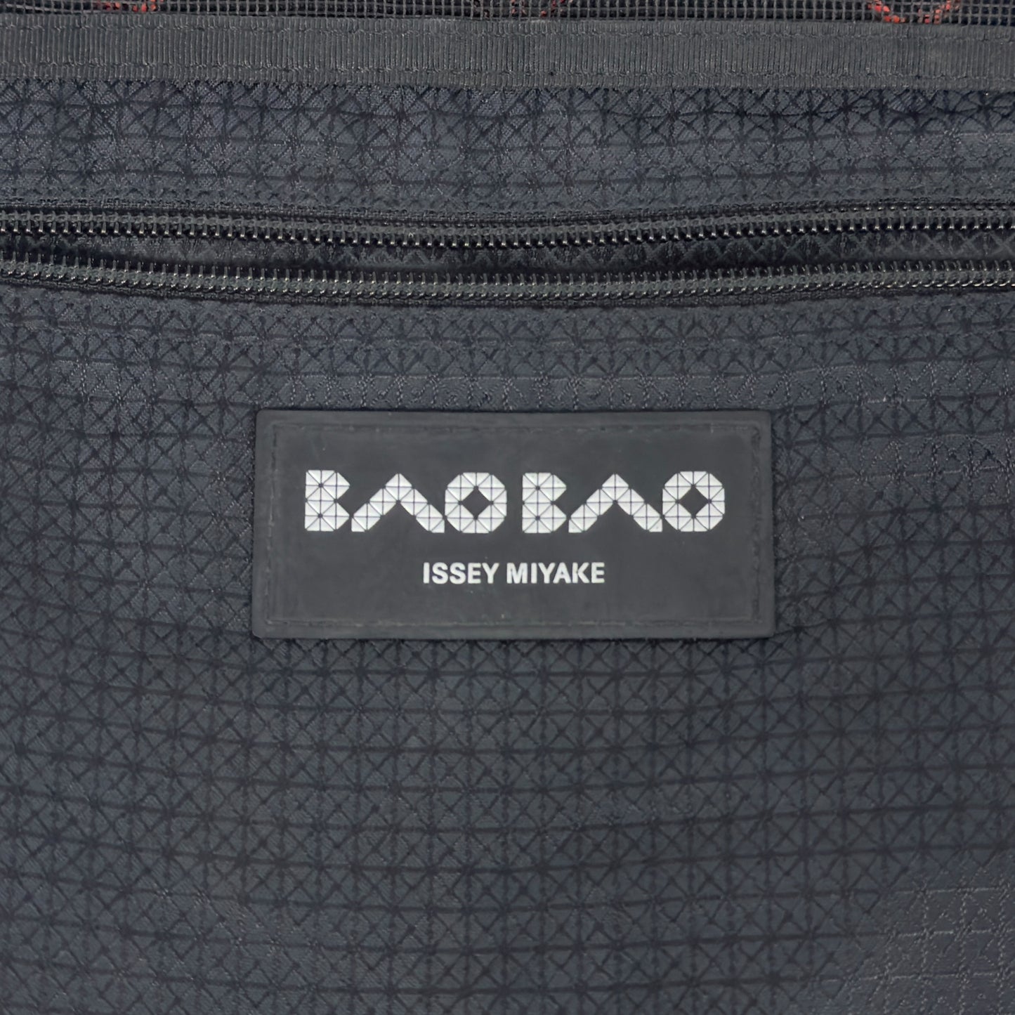 ISSEY MIYAKE BaoBao 啞面 肩背包