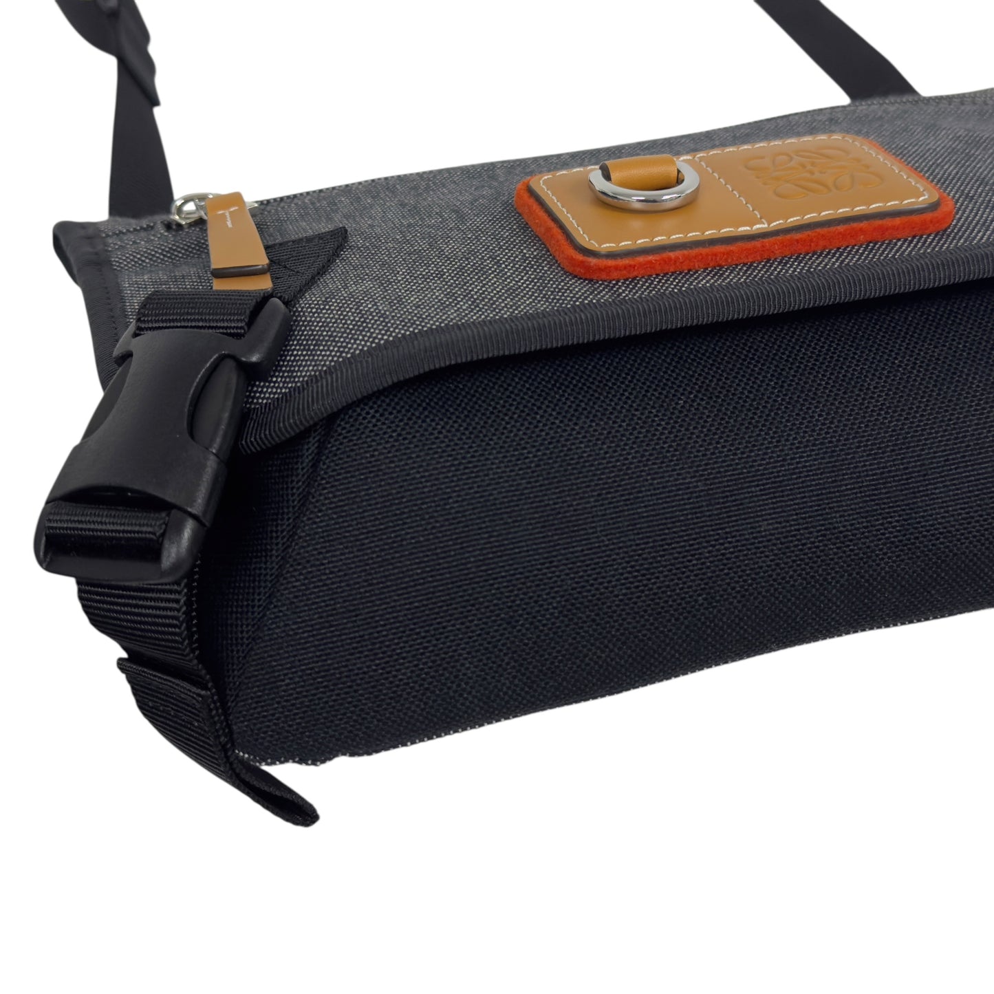 LOEWE 斜揹袋