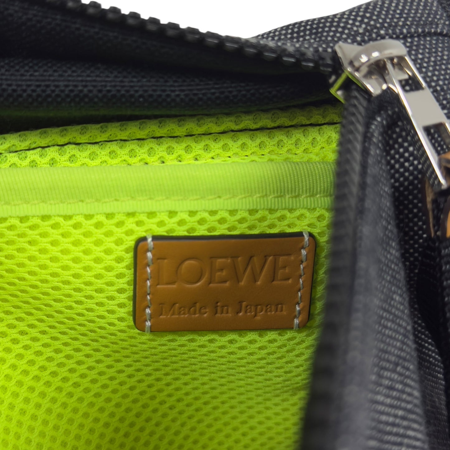 LOEWE 斜揹袋