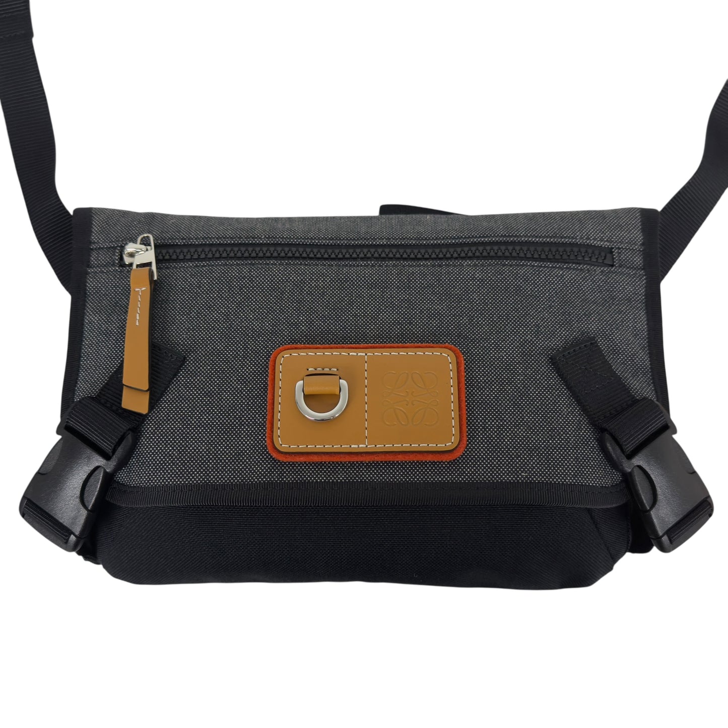 LOEWE 斜揹袋