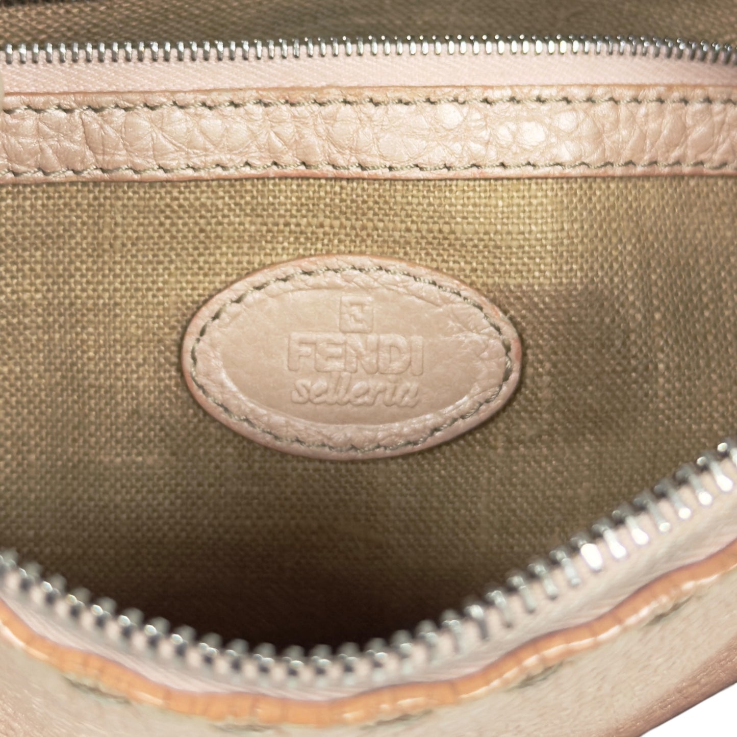FENDI Selleria 斜揹袋