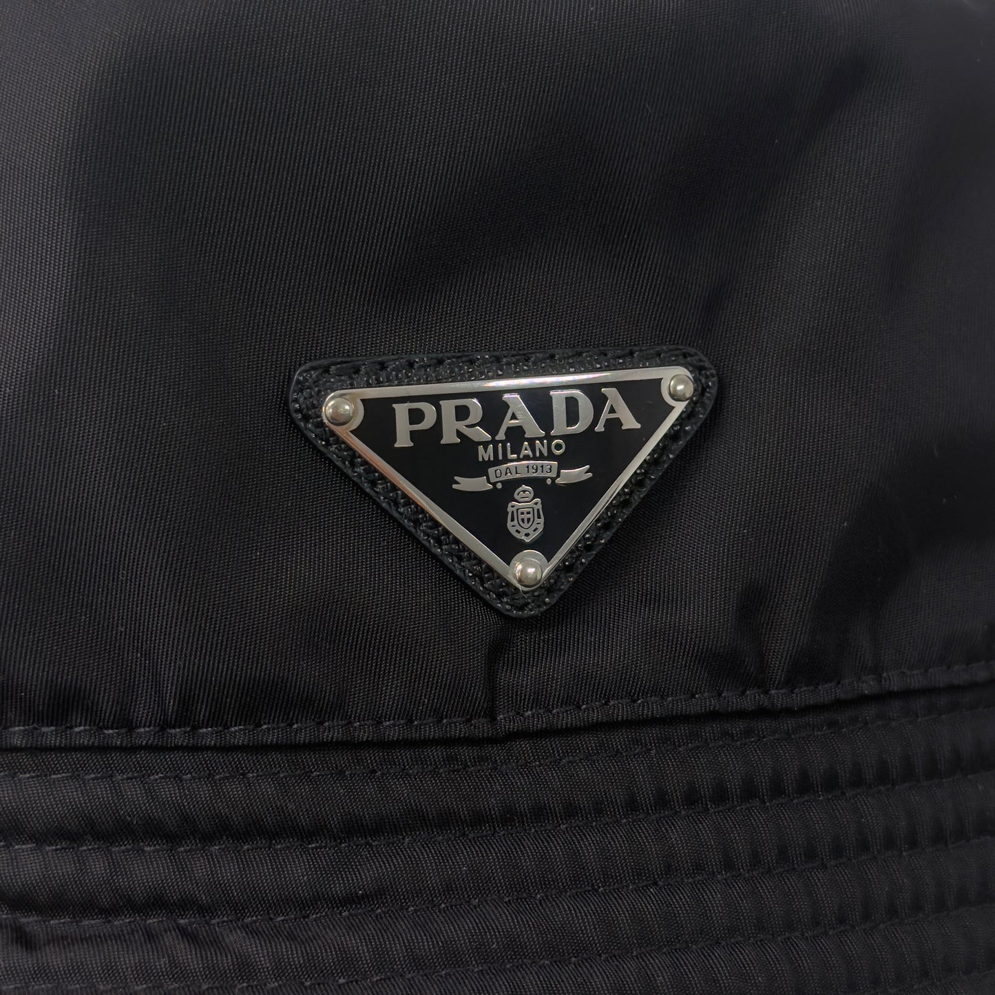 PRADA 三角標 漁夫帽