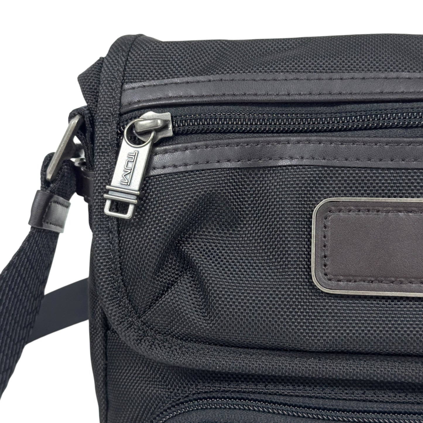 TUMI 斜揹袋