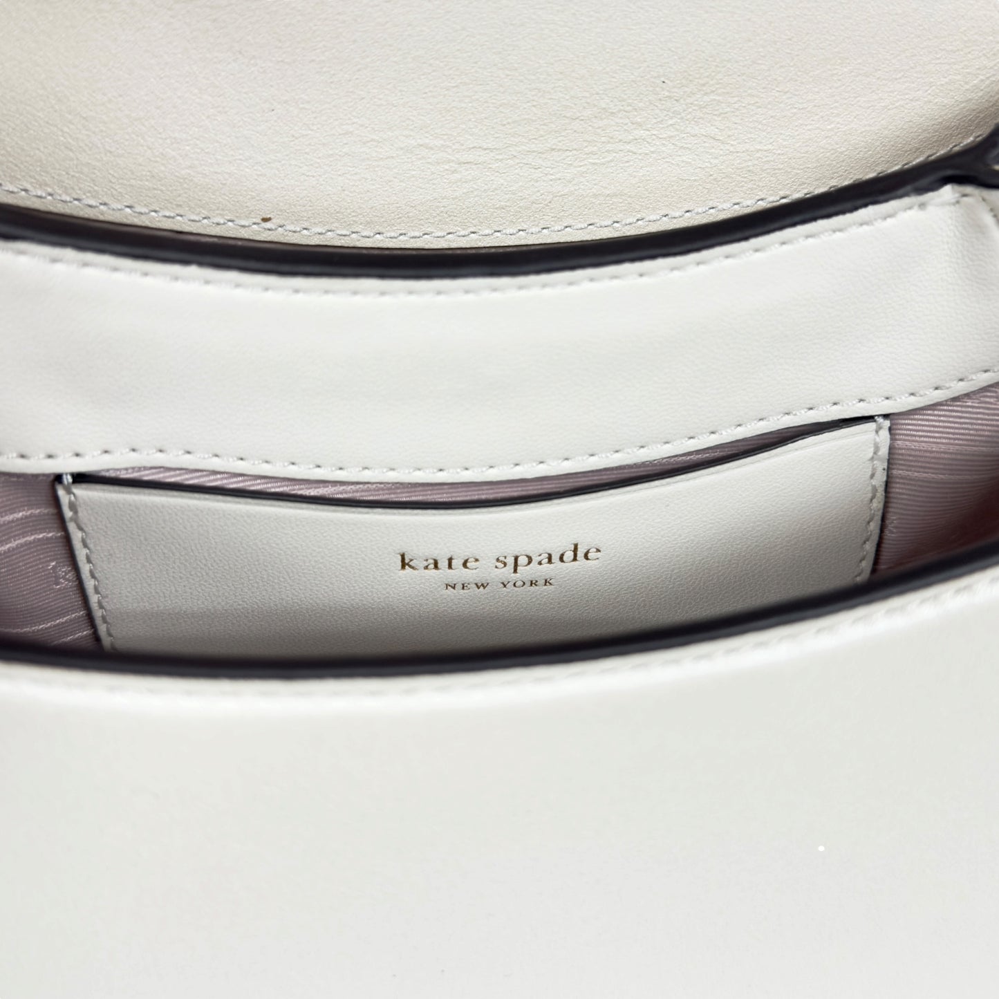 KATE SPADE 貝殼造型 珠光塗層 斜揹袋