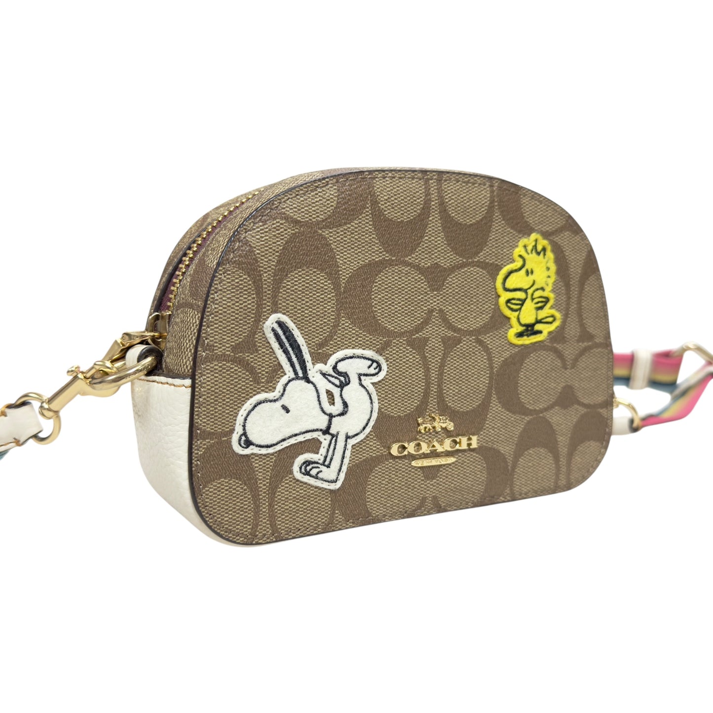 Coach 聯乘 Snoopy 斜揹袋