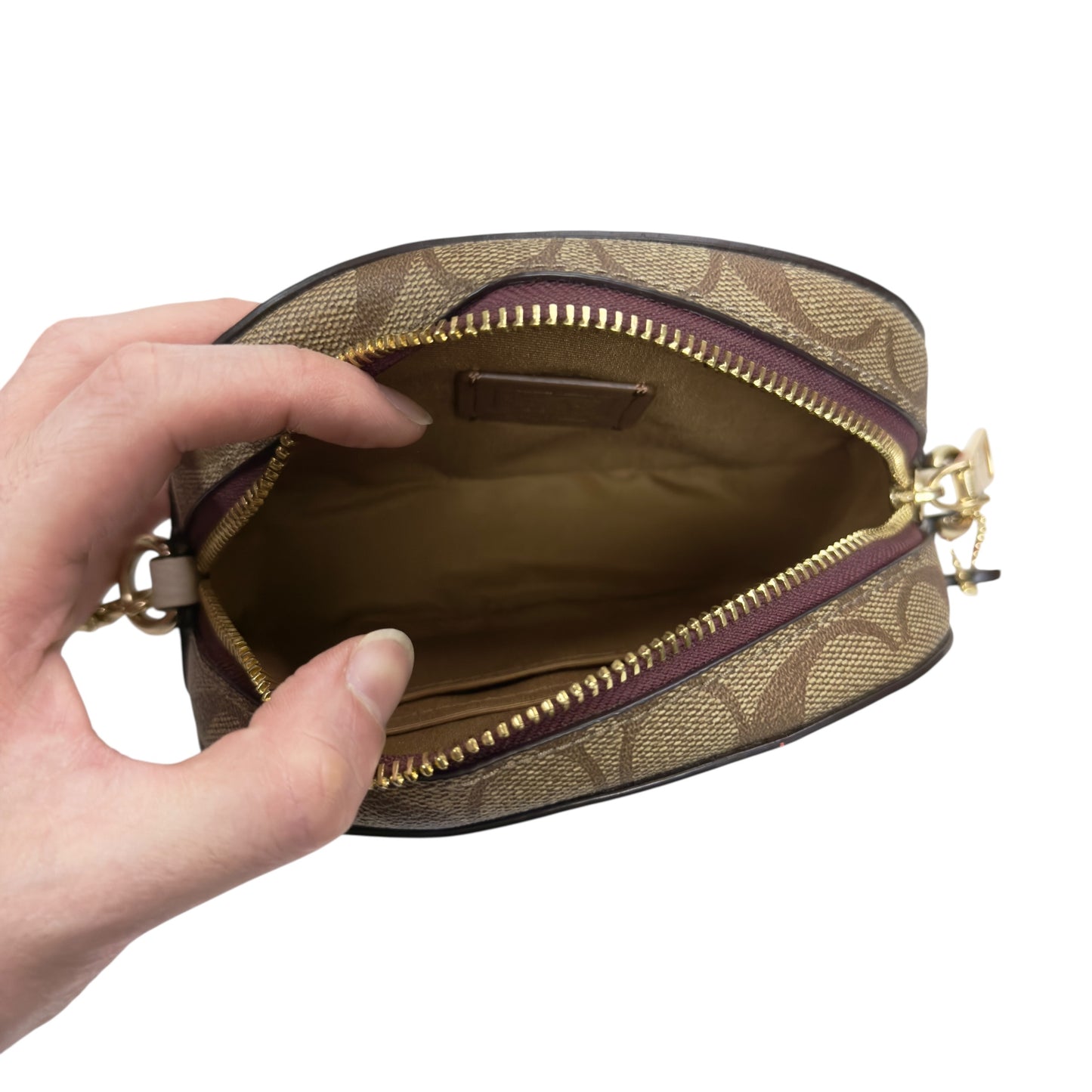 Coach 聯乘 Snoopy 斜揹袋