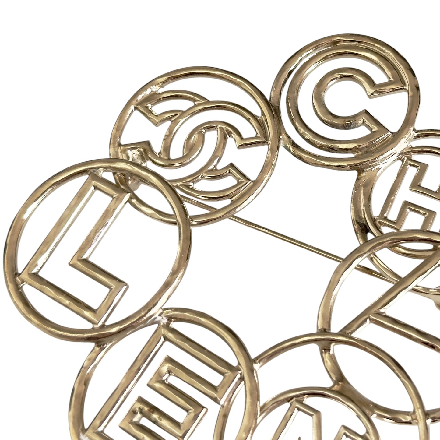 CHANEL CC 胸針
