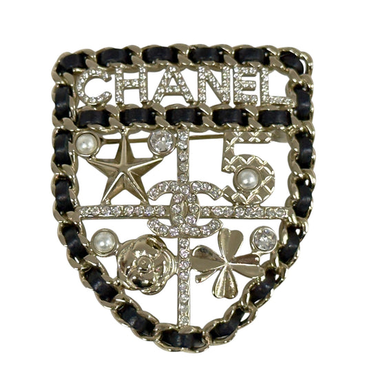 CHANEL CC 水鑽 皮穿鏈 徽章 胸針