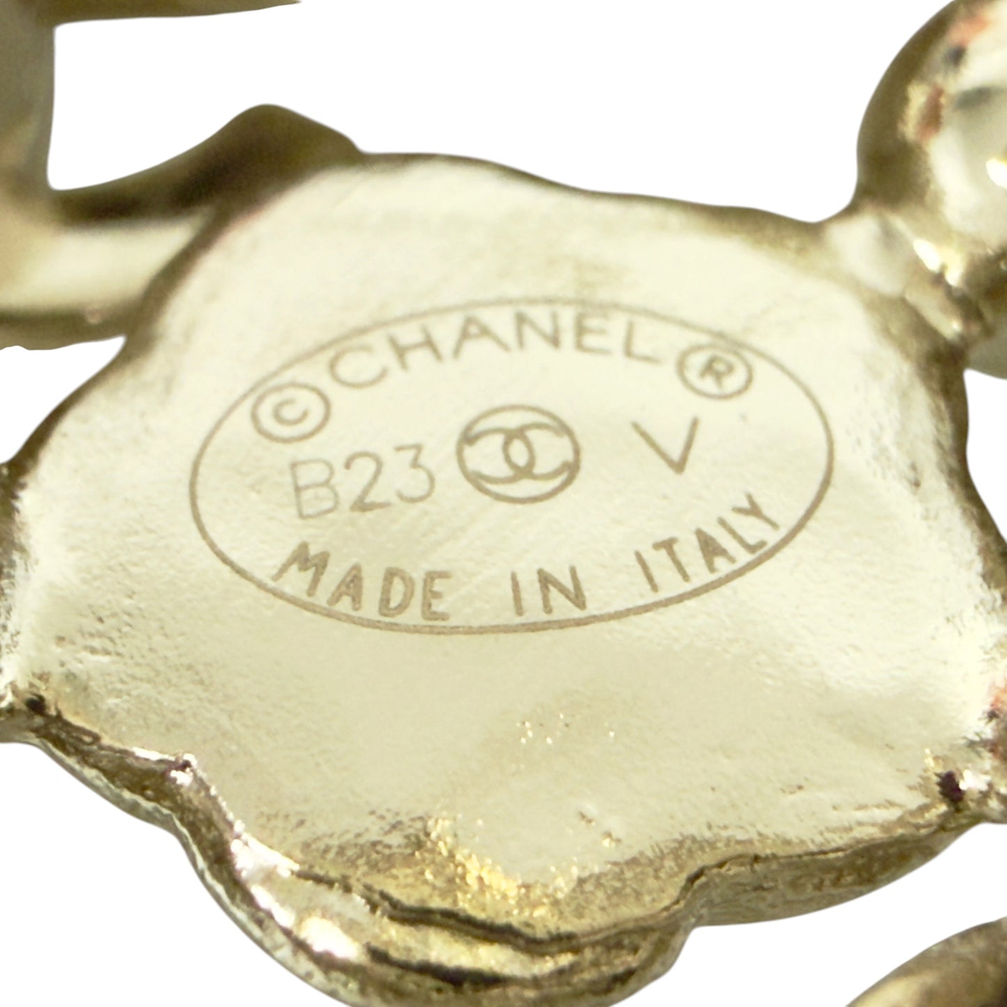 CHANEL CC 水鑽 皮穿鏈 徽章 胸針
