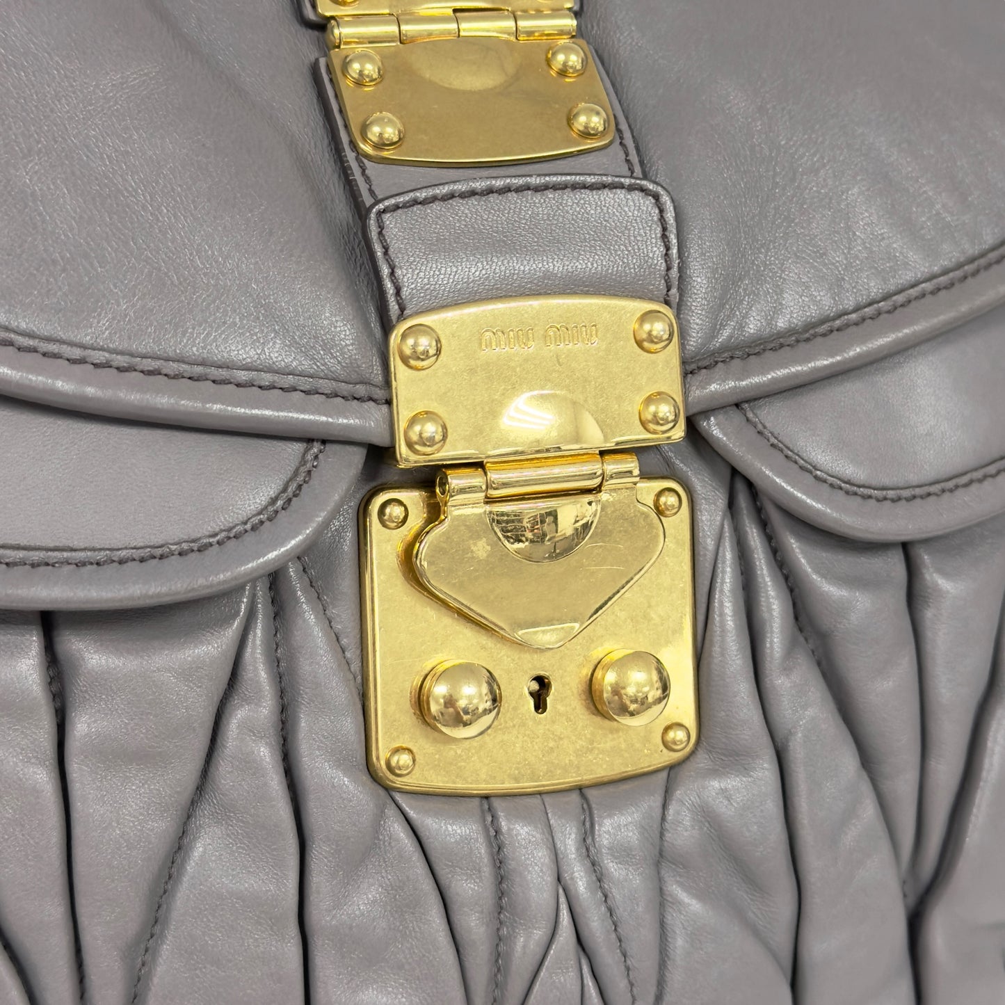 MIU MIU Coffer 皺摺 2用袋