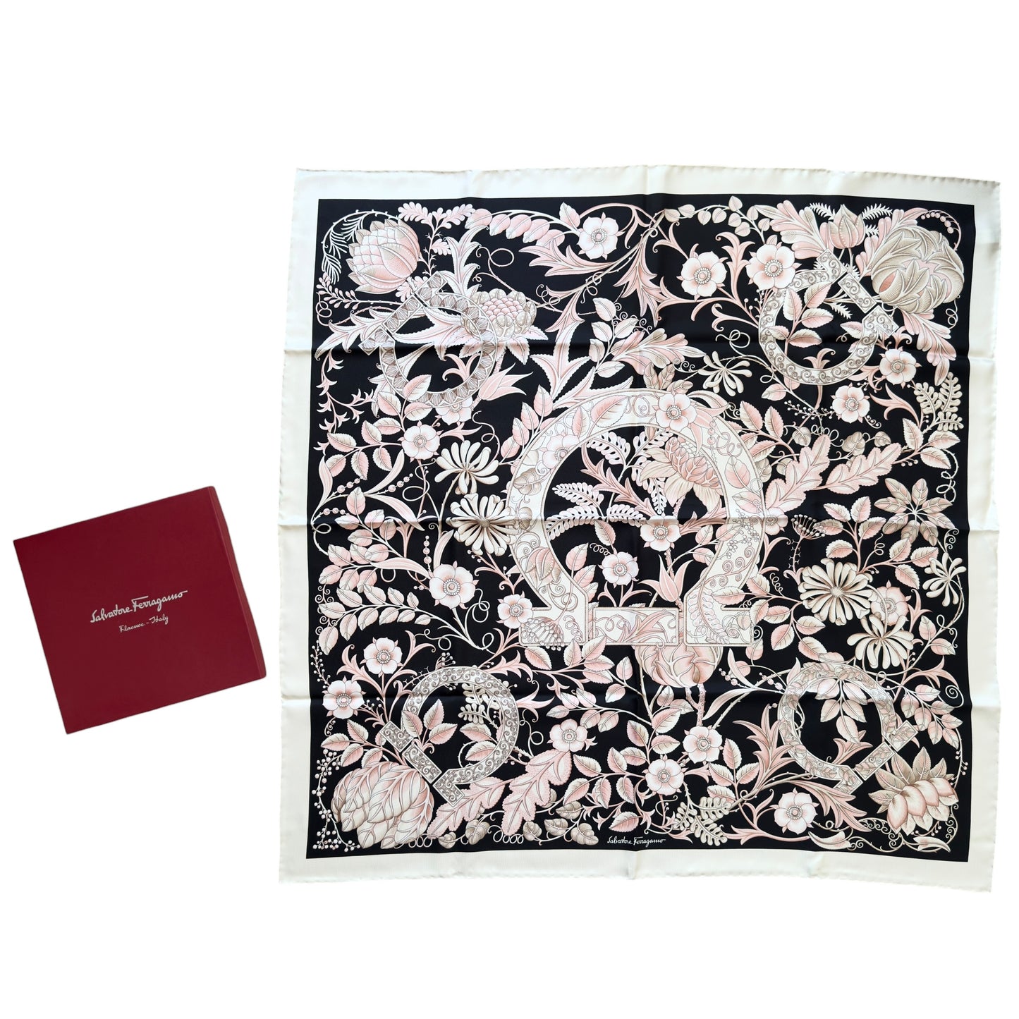 SALVATORE FERRAGAMO 絲巾
