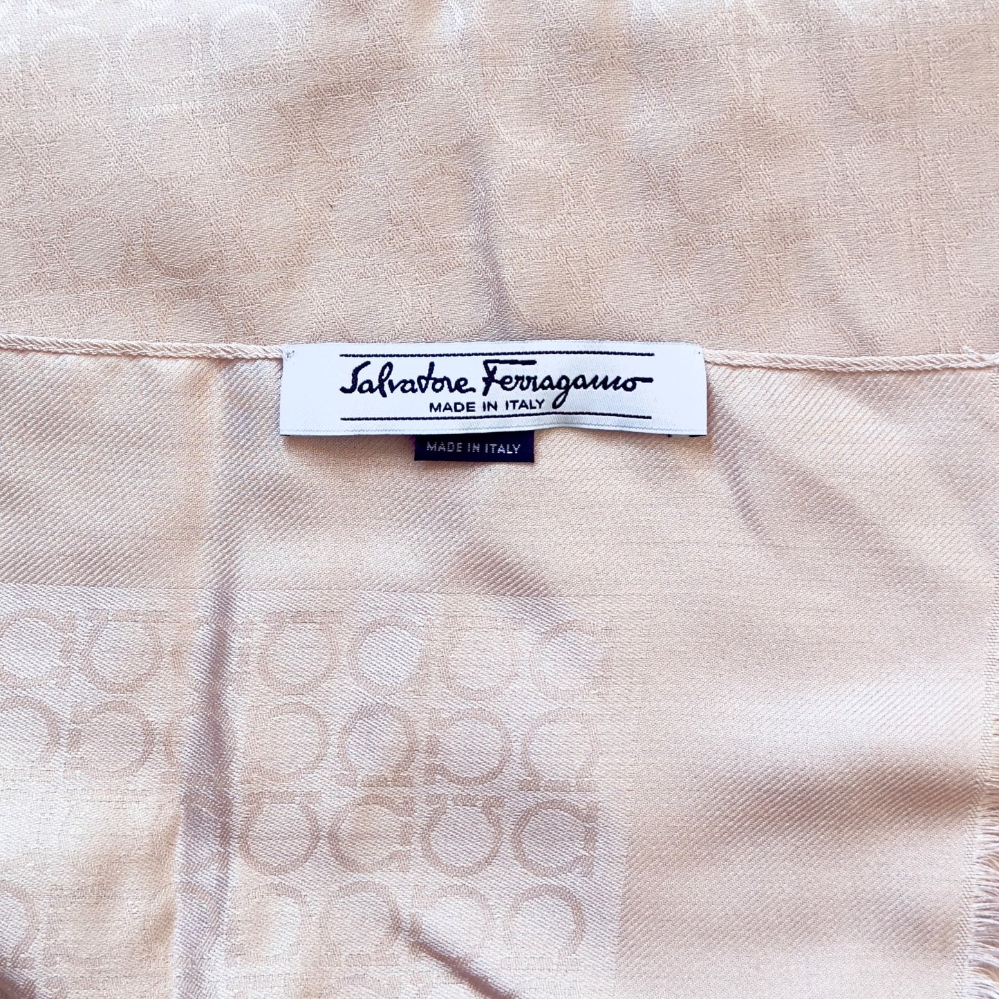 SALVATORE FERRAGAMO 圍巾