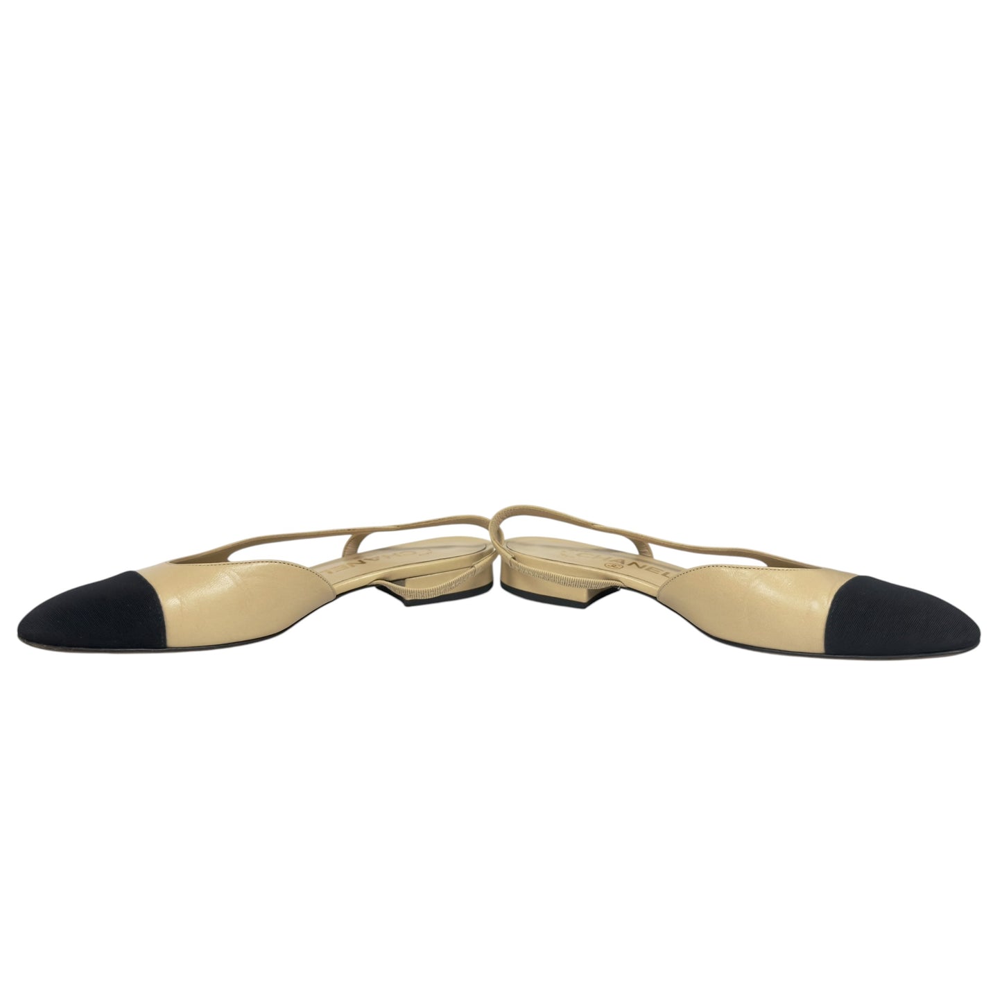 CHANEL CC 露踭平底鞋