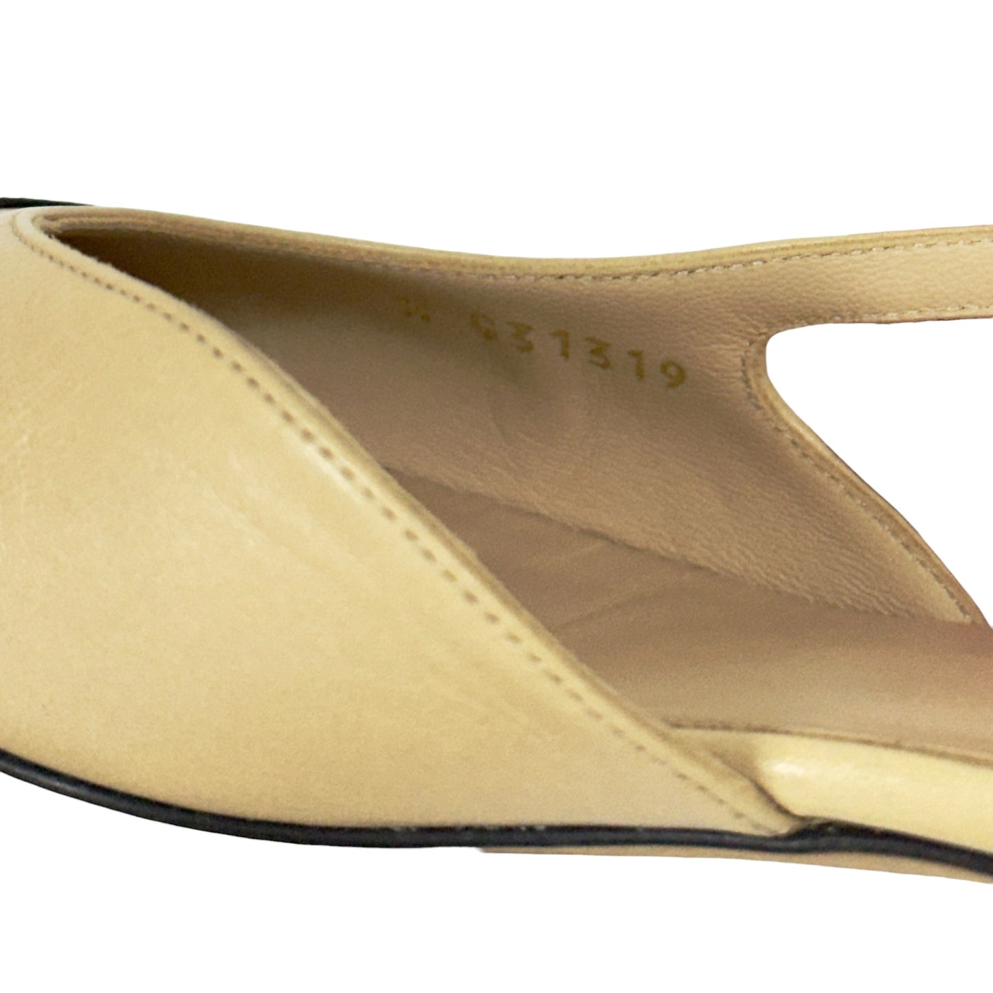 CHANEL CC 露踭平底鞋