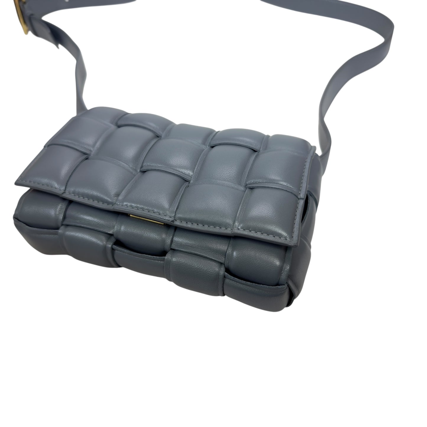 BOTTEGA VENETA Cassette Padded 斜揹袋