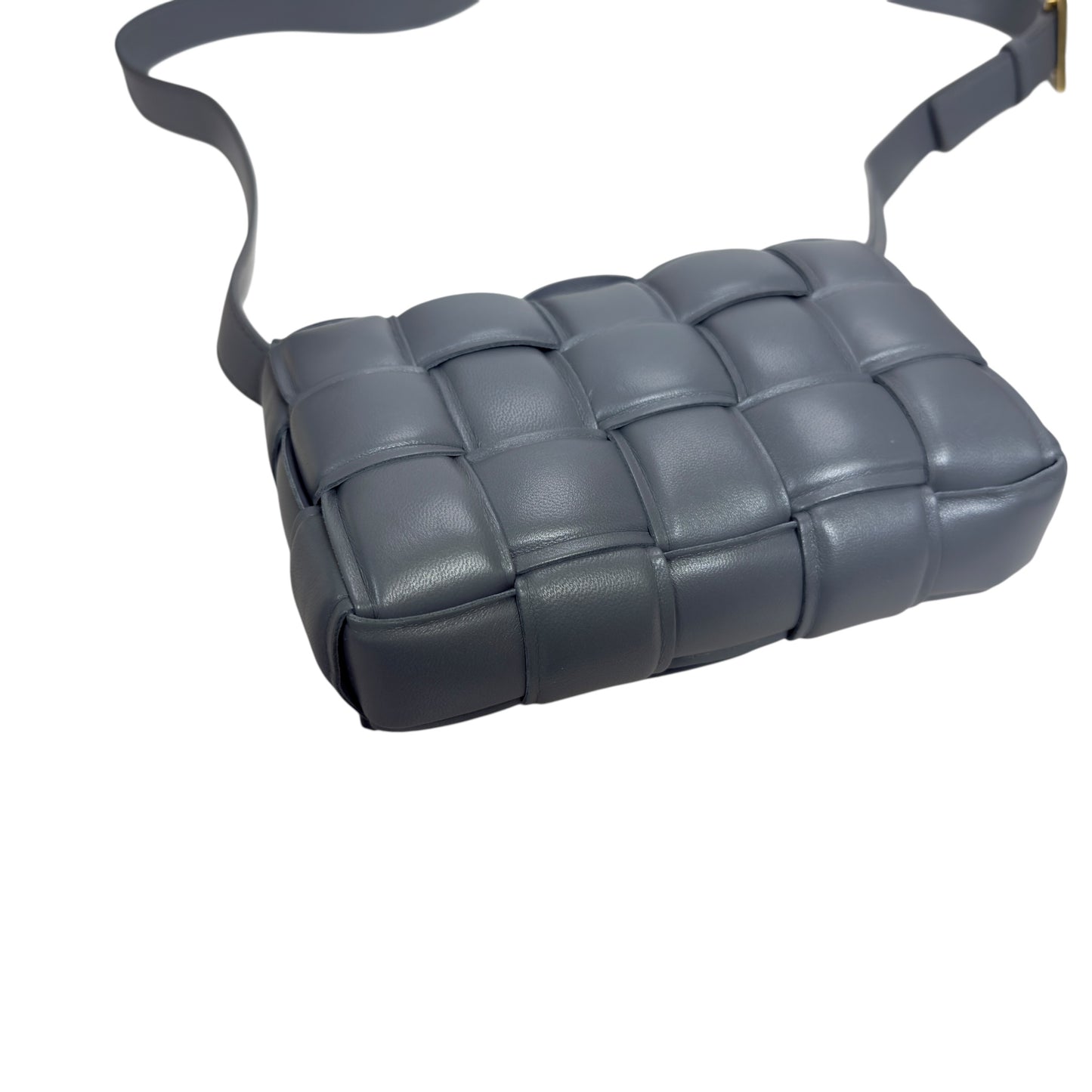 BOTTEGA VENETA Cassette Padded 斜揹袋