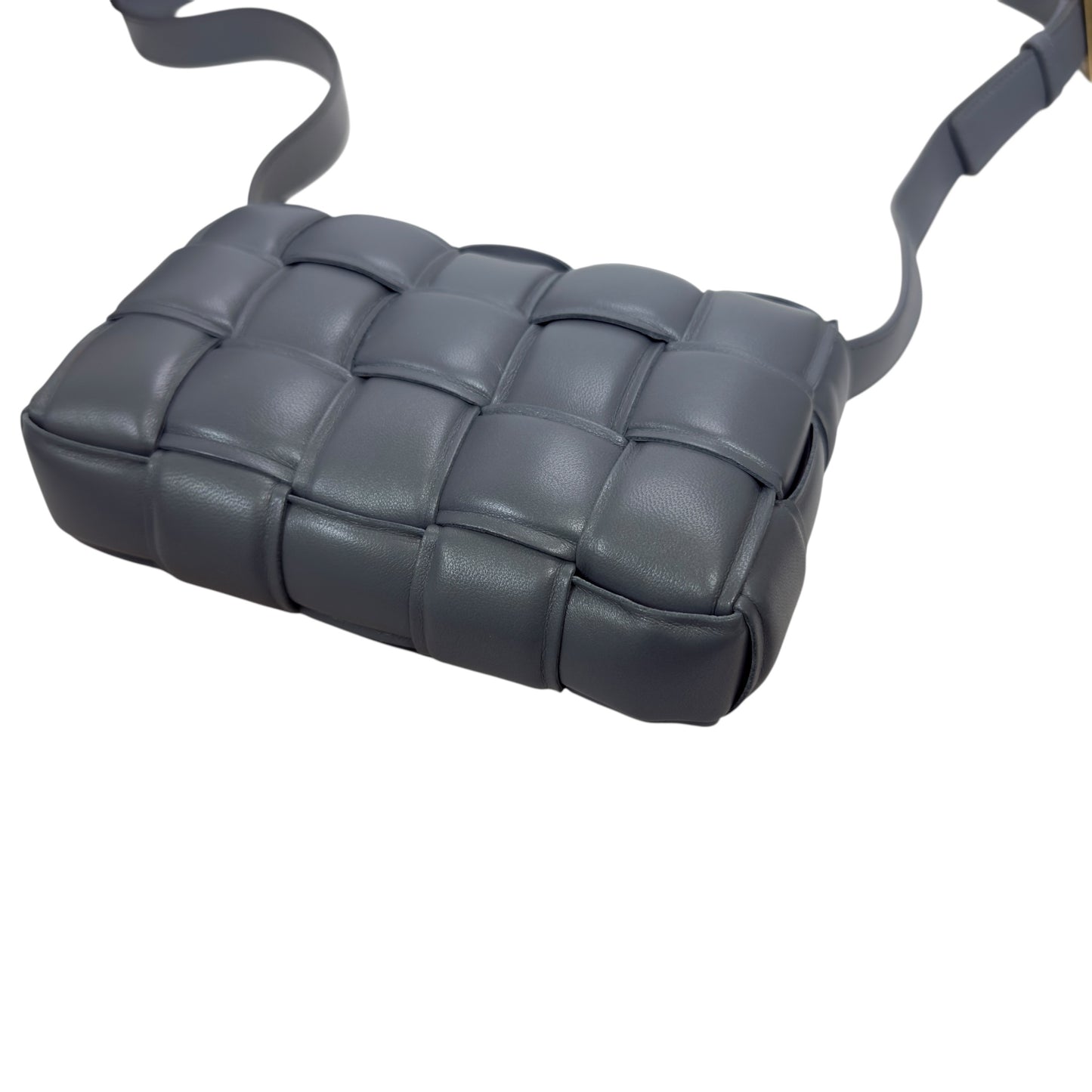 BOTTEGA VENETA Cassette Padded 斜揹袋