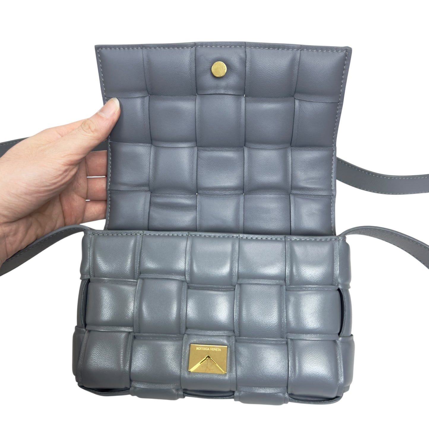 BOTTEGA VENETA Cassette Padded 斜揹袋