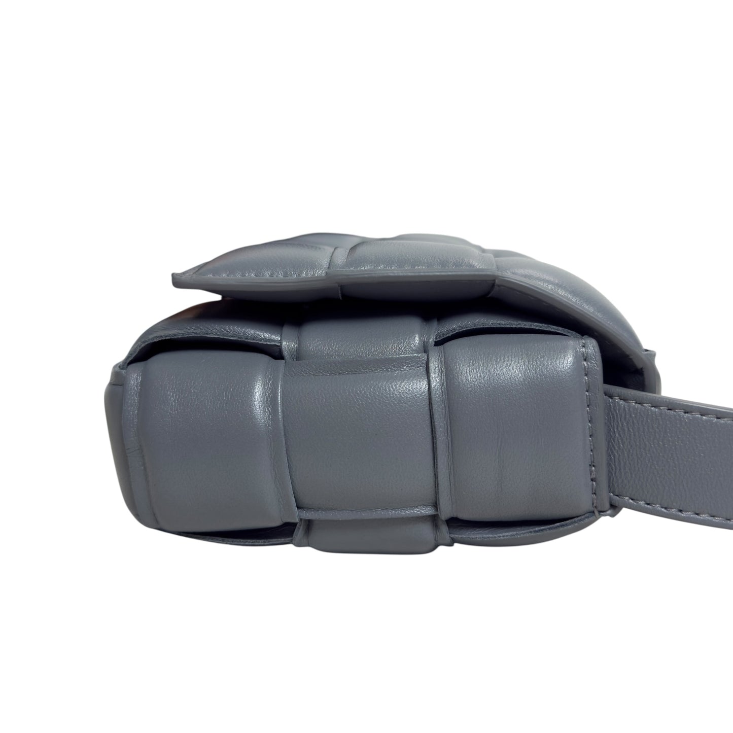 BOTTEGA VENETA Cassette Padded 斜揹袋