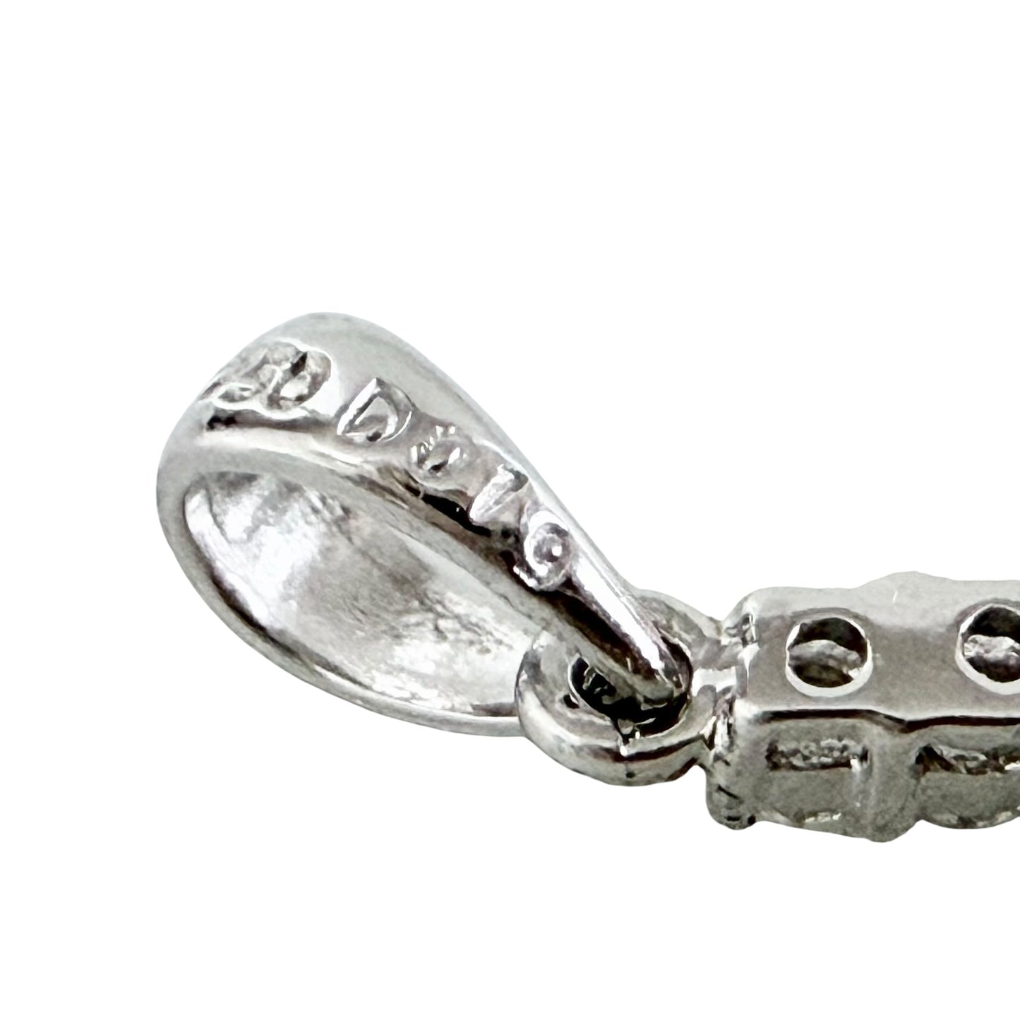 MABELLE 18K白金 19分鑽石💎 吊咀 *送無品牌頸鏈