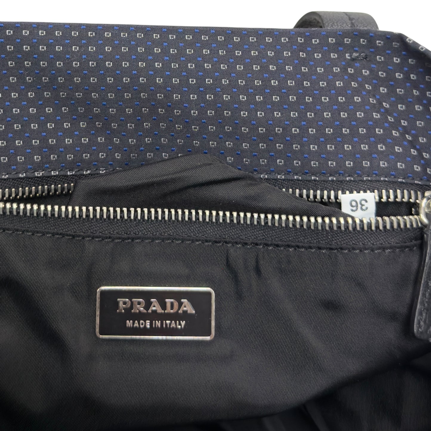 PRADA 三角標 肩背包