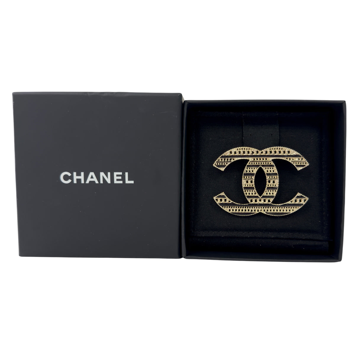CHANEL CC 胸針