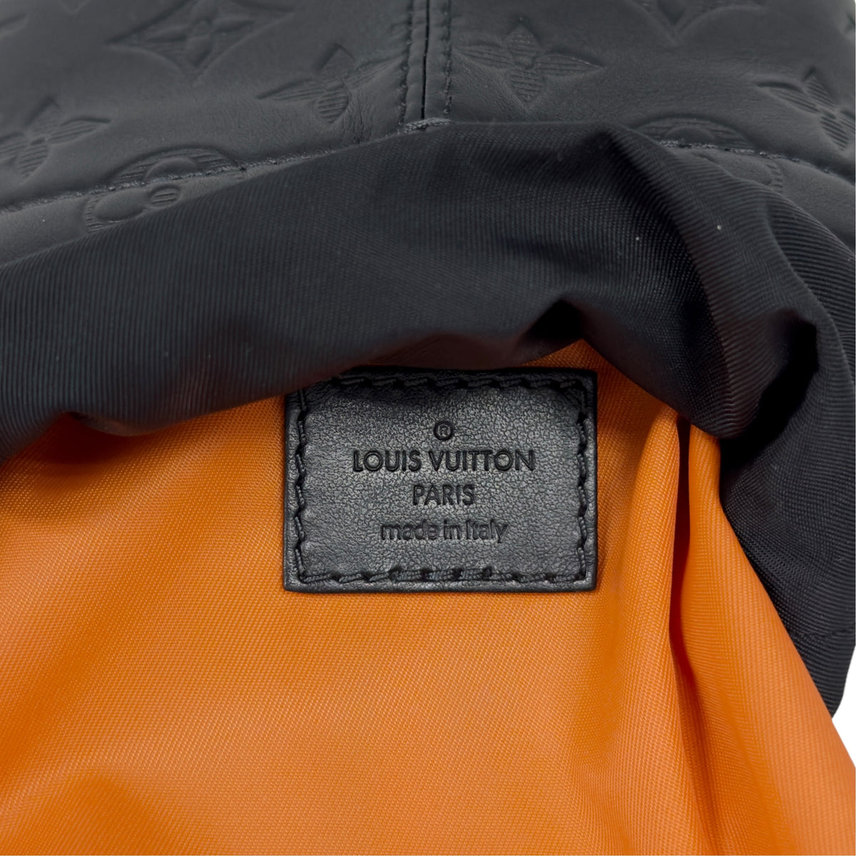 LOUIS VUITTON Chalk Nano 斜揹袋