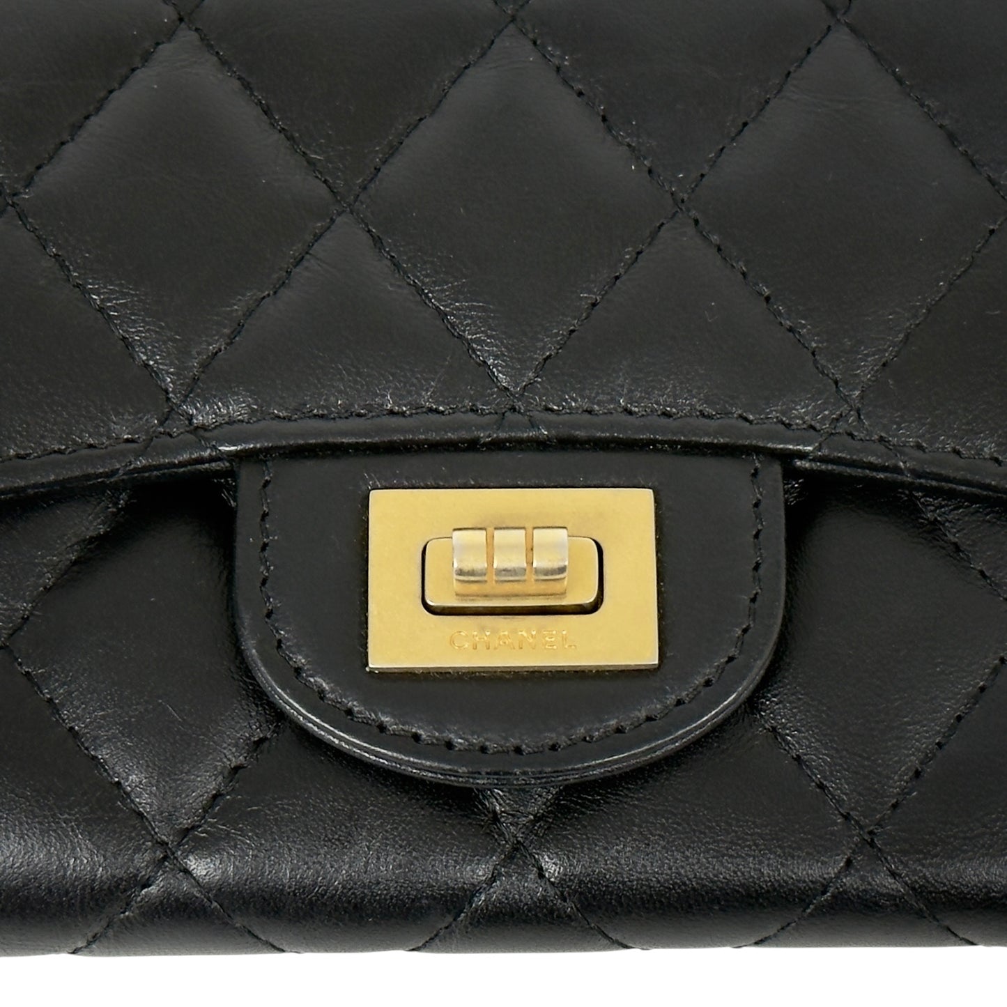 CHANEL 2.55 扭扣 短銀包