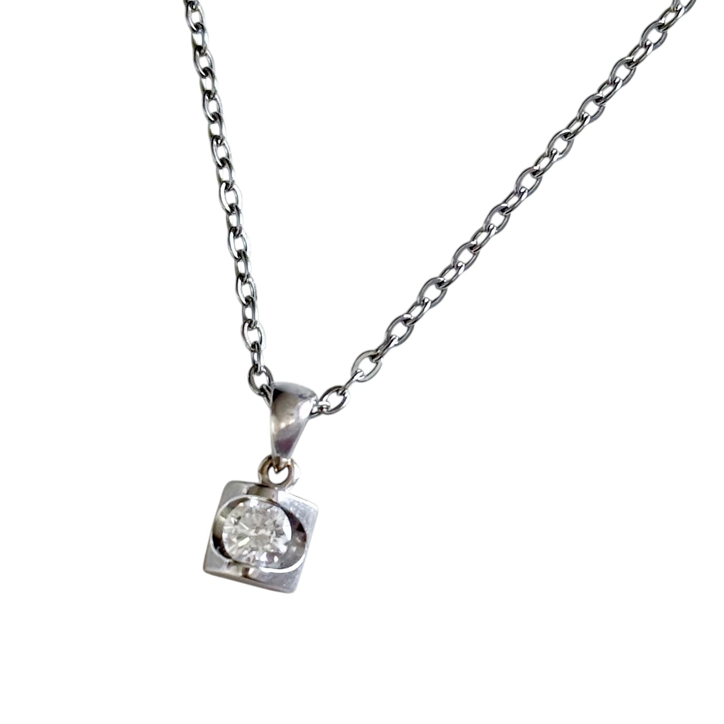 周大福 24分鑽石 18K白金 吊咀 *送無品牌頸鏈*