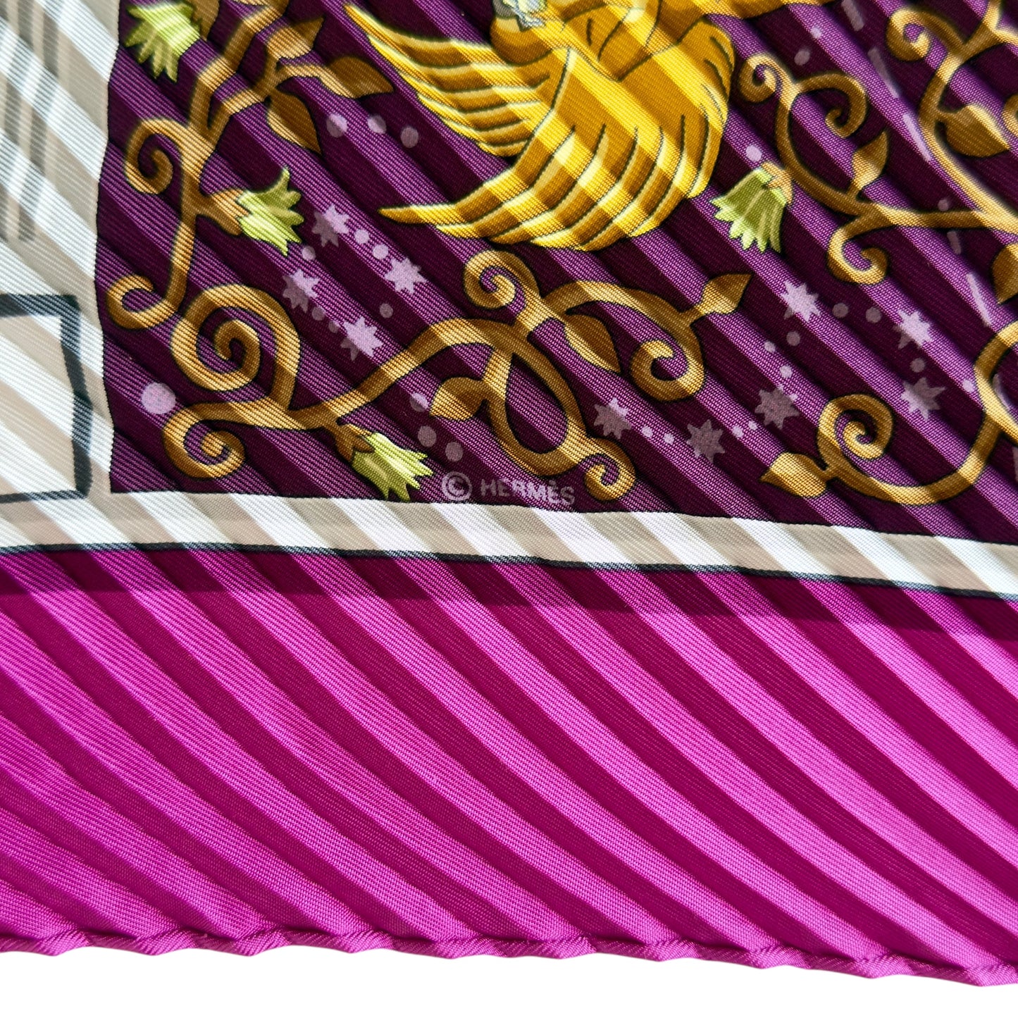 HERMES 皺褶 絲巾