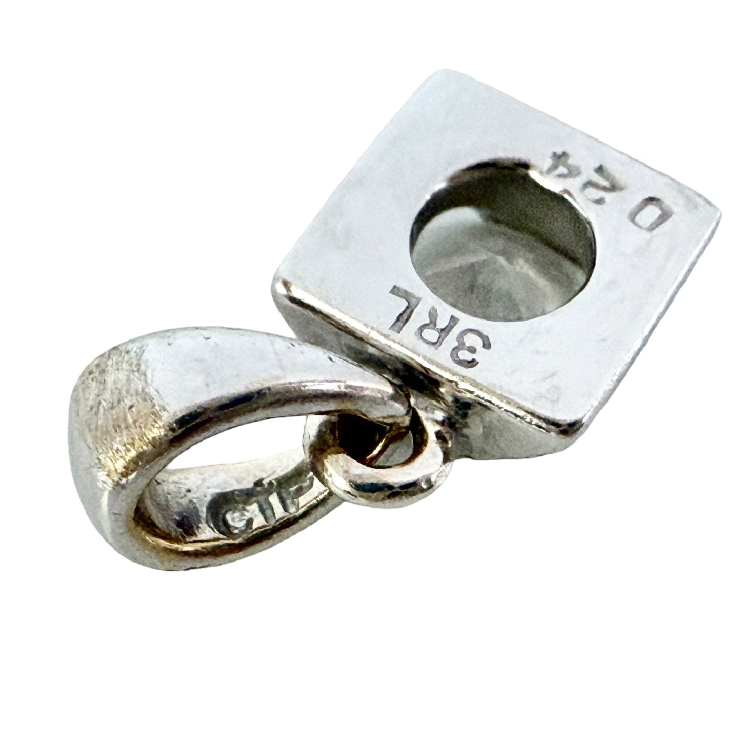 周大福 24分鑽石 18K白金 吊咀 *送無品牌頸鏈*