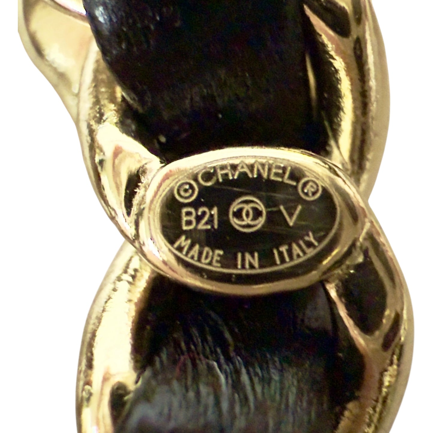 CHANEL CC 皮穿鏈 胸針