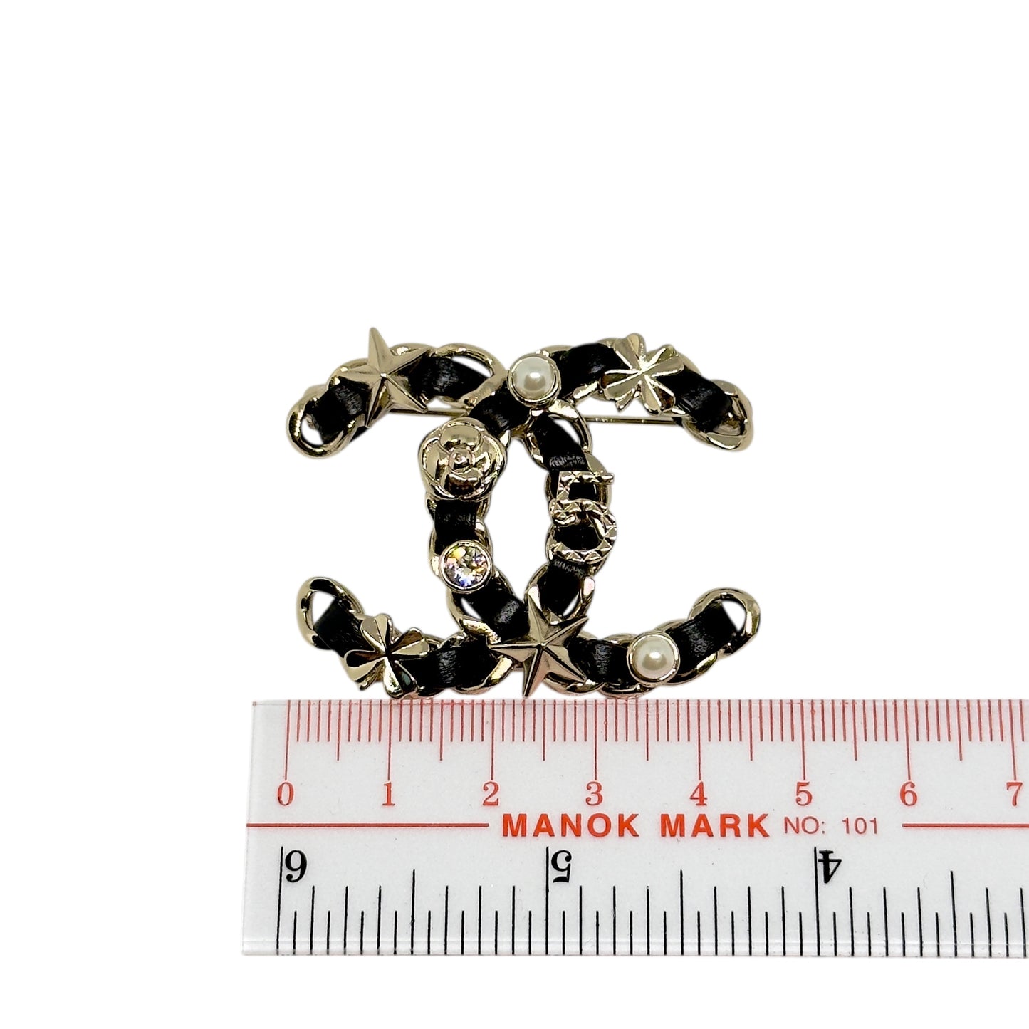 CHANEL CC 皮穿鏈 胸針