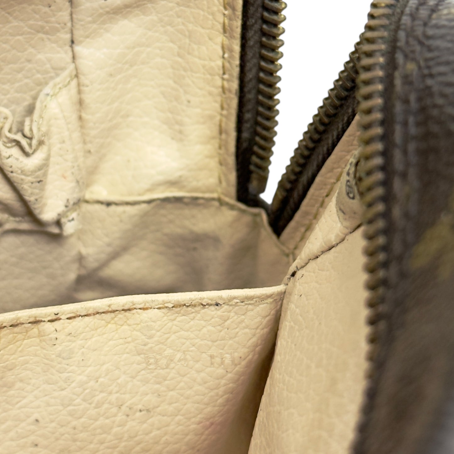 LOUIS VUITTON *自加鏈＞送無品牌扣＋無品牌鏈帶* 肩背包