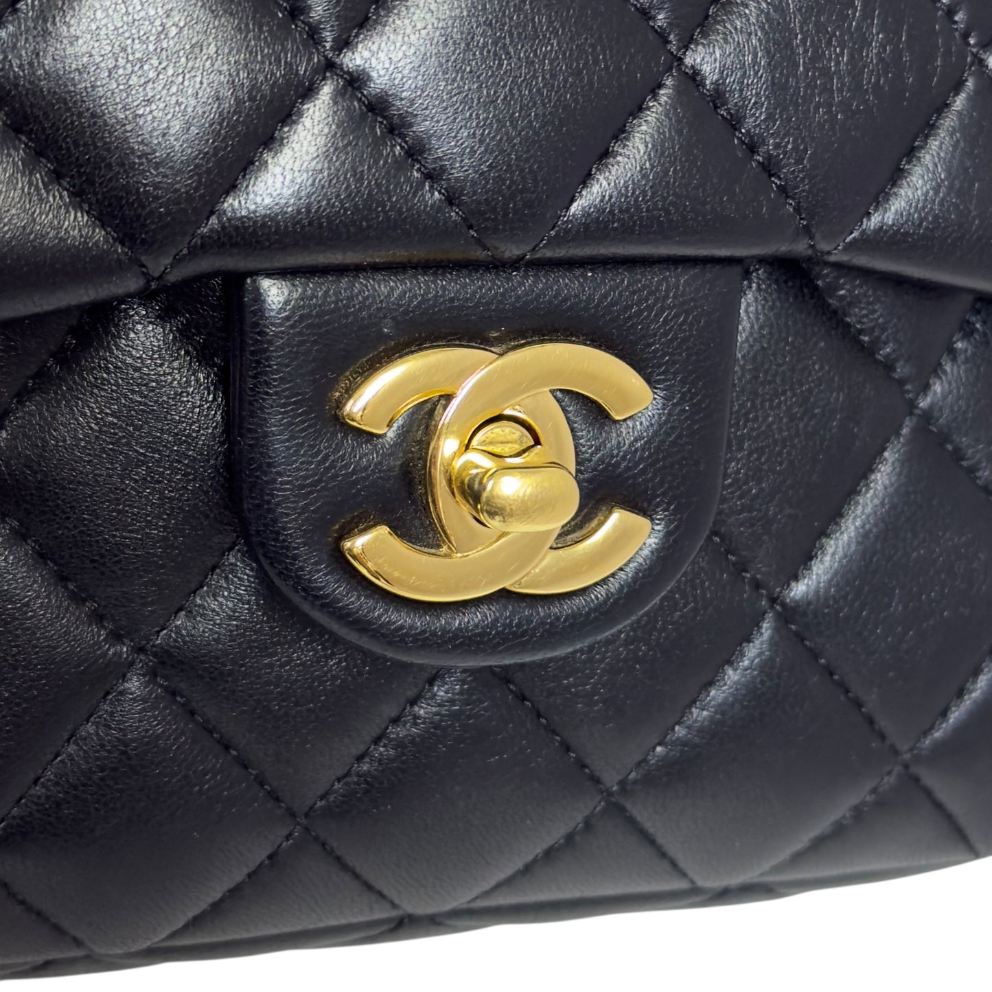 CHANEL Paris in Seoul 背包