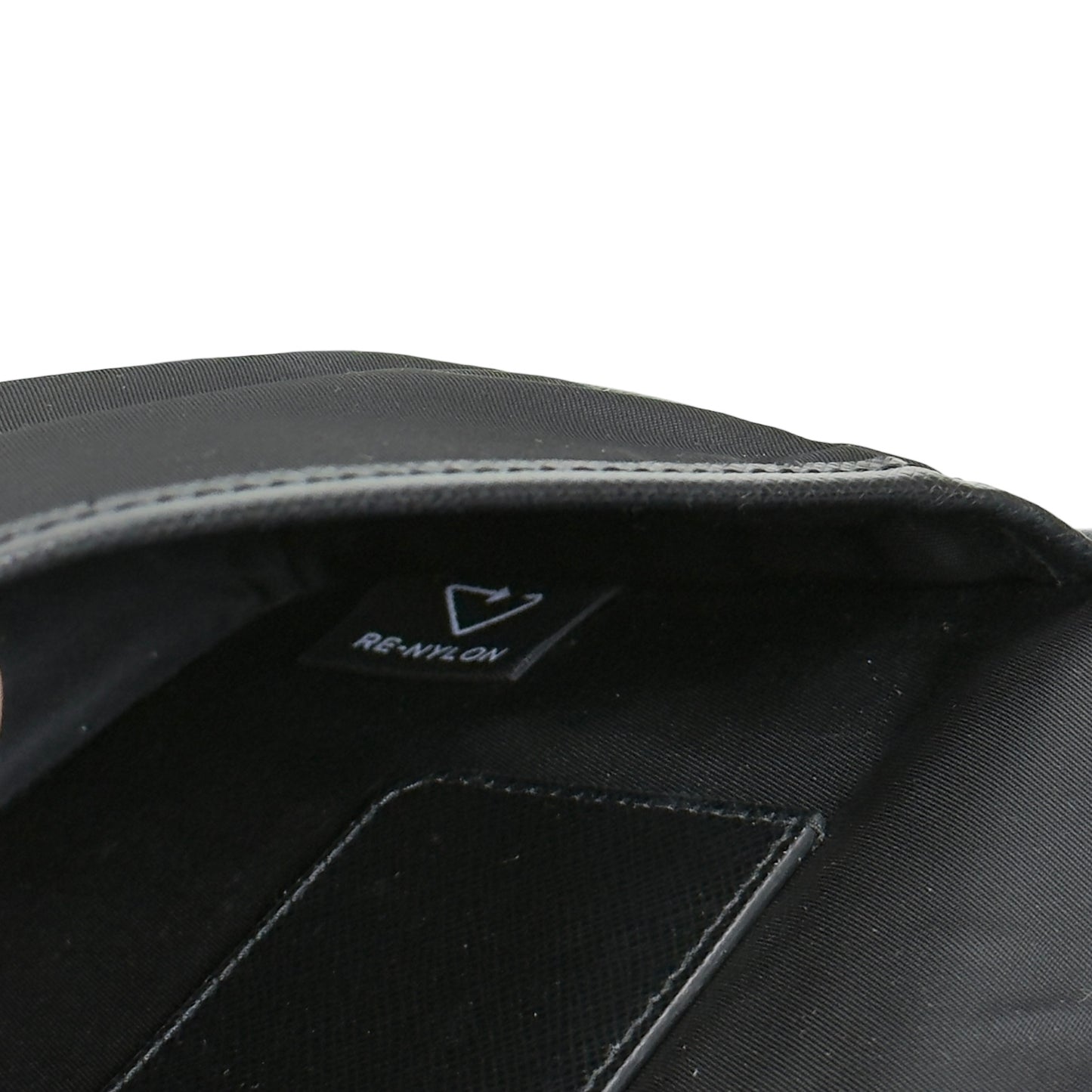 PRADA 三角標 斜揹袋