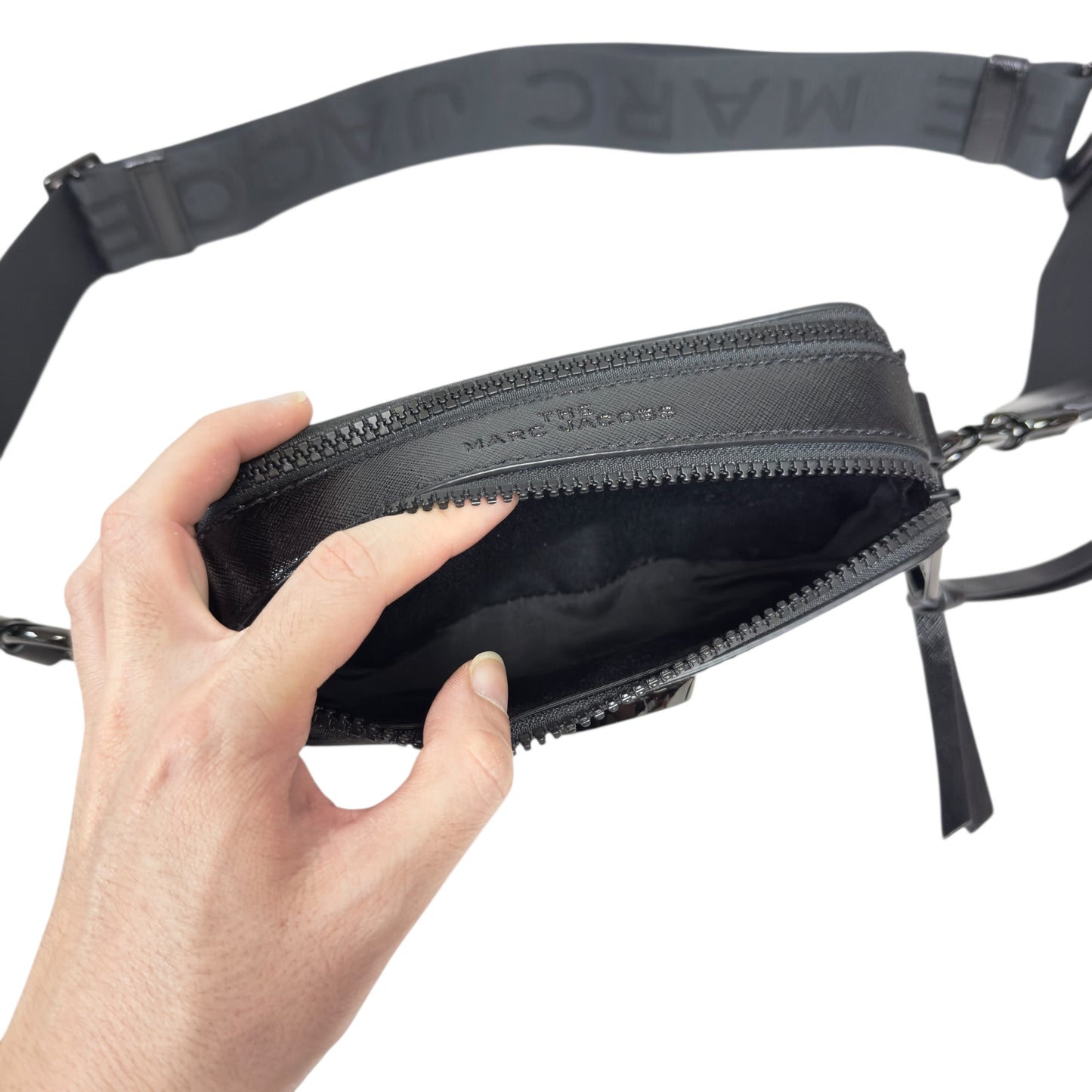 MARC JACOBS Softshot So Black 斜揹袋