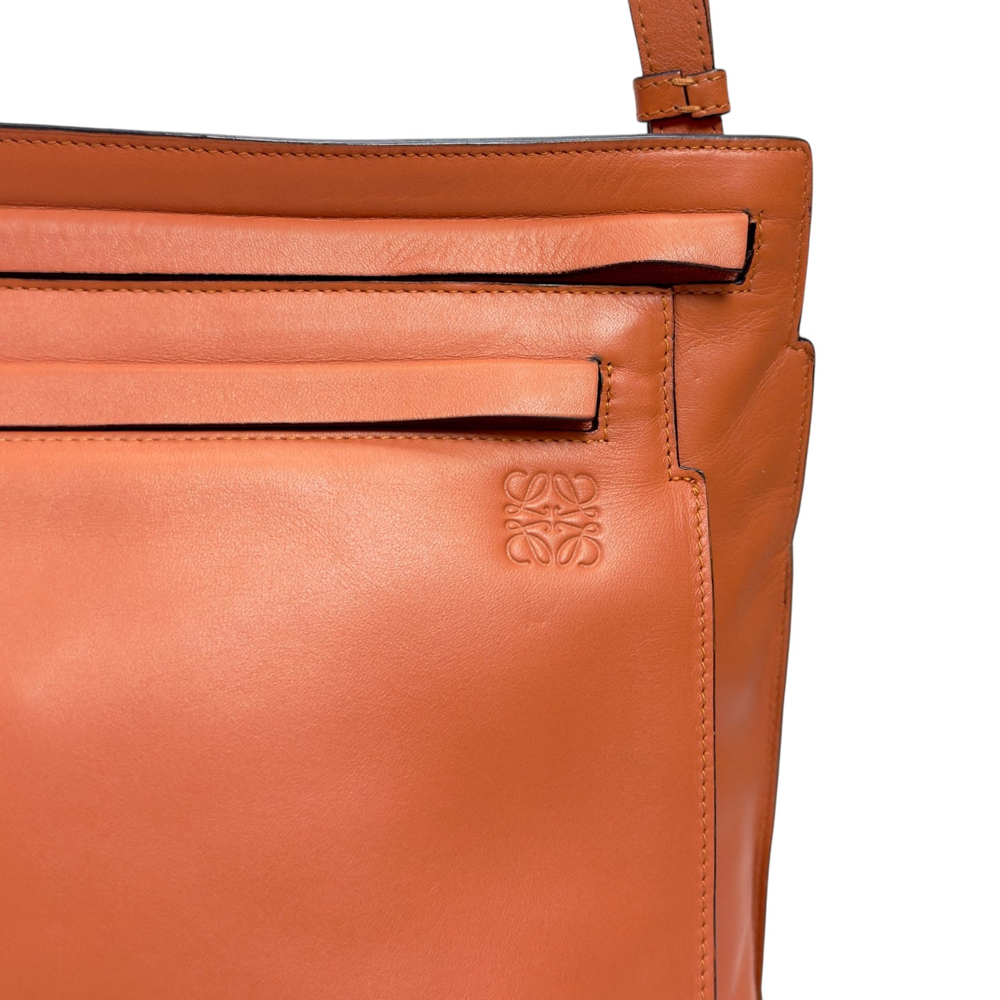 LOEWE 斜揹袋