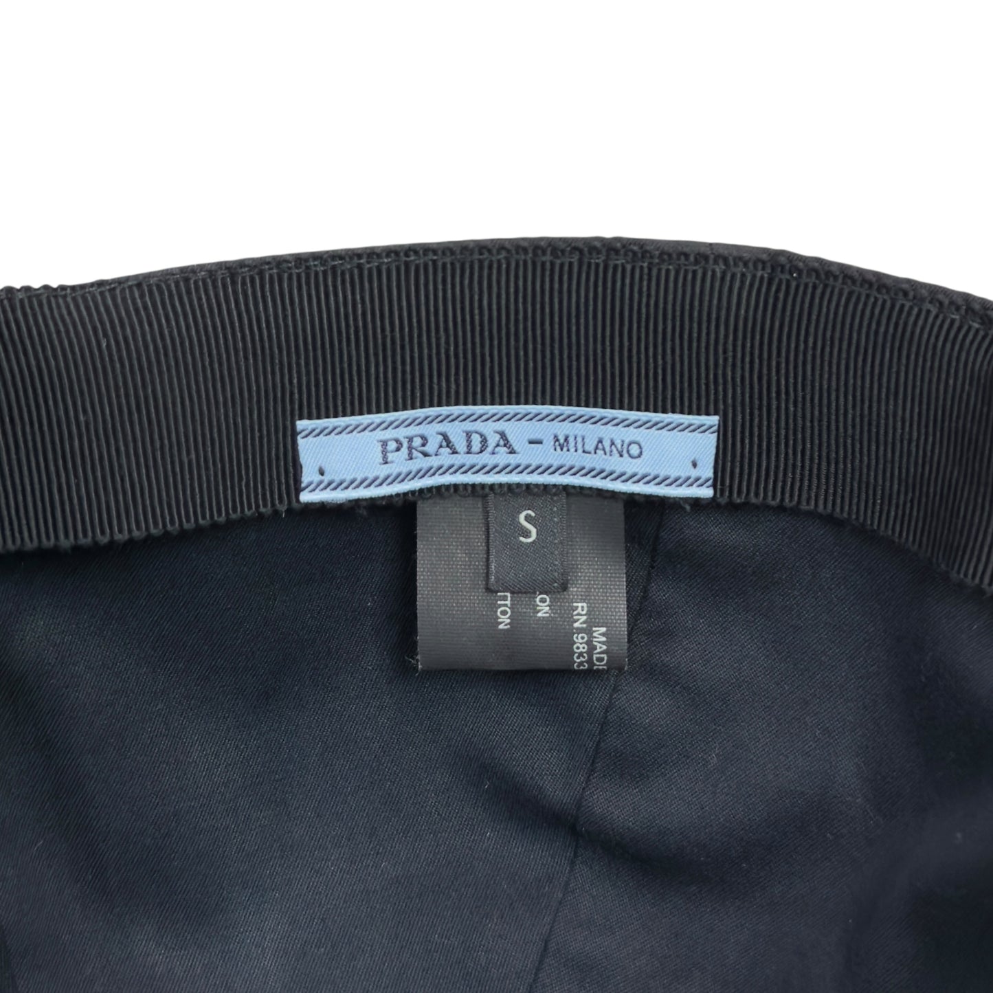 PRADA 三角標 棒球帽
