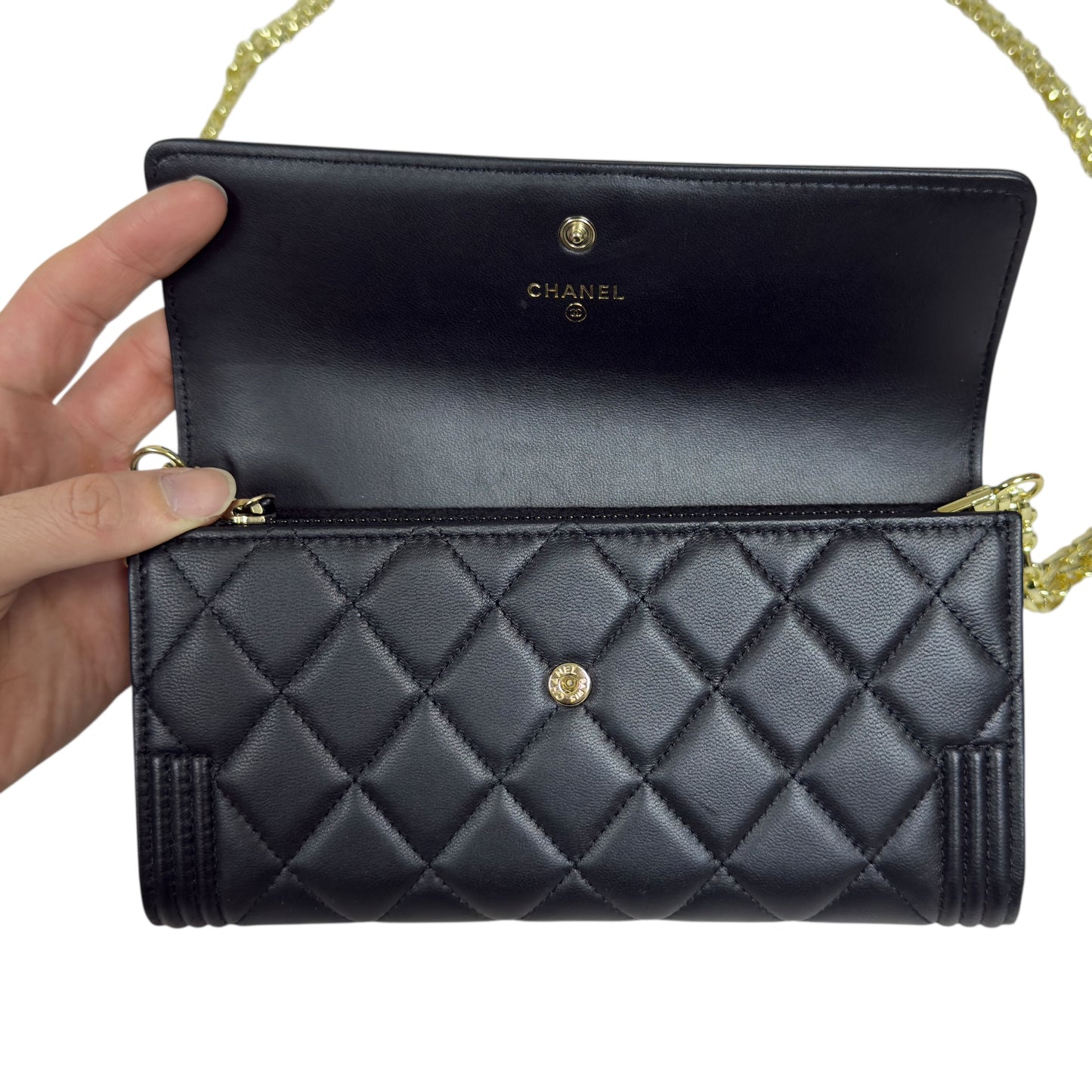 CHANEL *自加鏈＞送無品牌扣＋無品牌鏈帶* Boy 長銀包 WOC