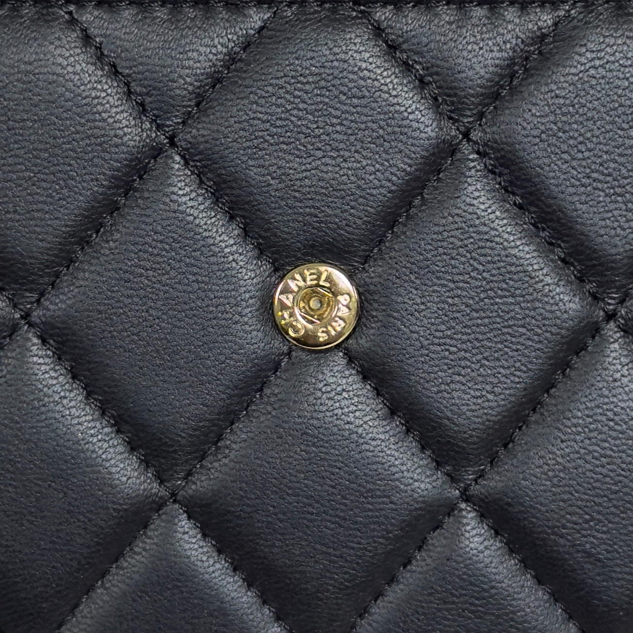 CHANEL *自加鏈＞送無品牌扣＋無品牌鏈帶* Boy 長銀包 WOC