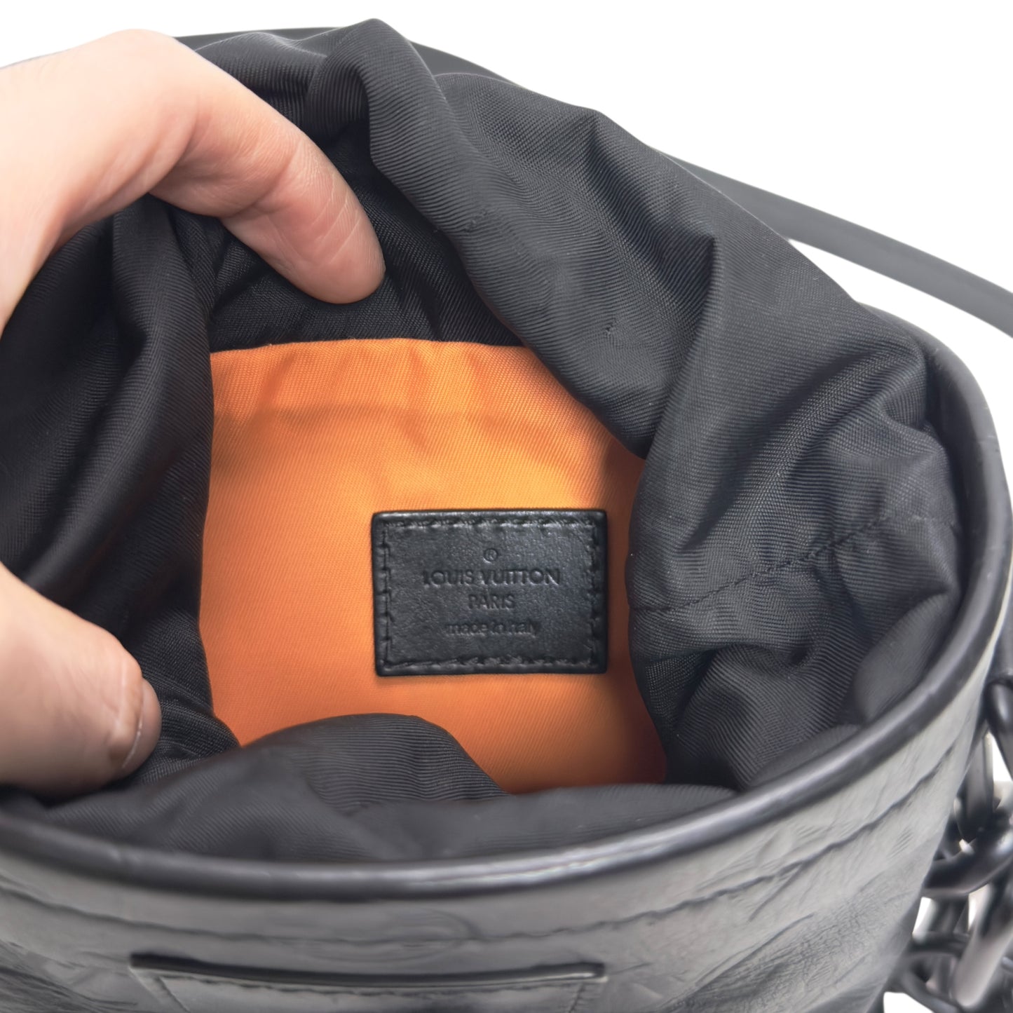 LOUIS VUITTON Chalk Nano 斜揹袋